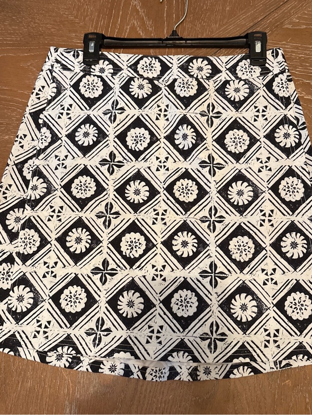 Rip Skirt Hawaii Black & White Tile-Print Wrap A Round Skirt
